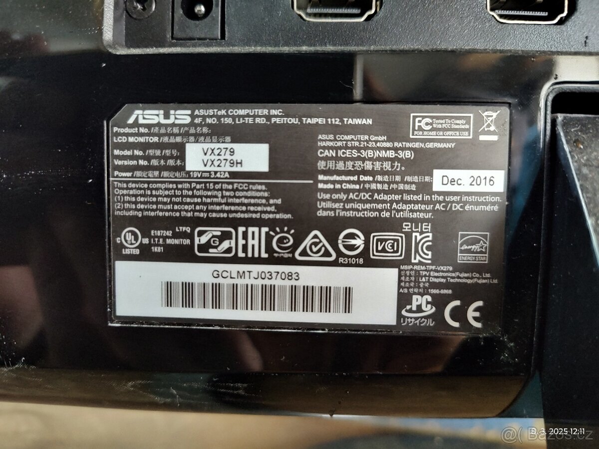 Deska z monitoru Asus