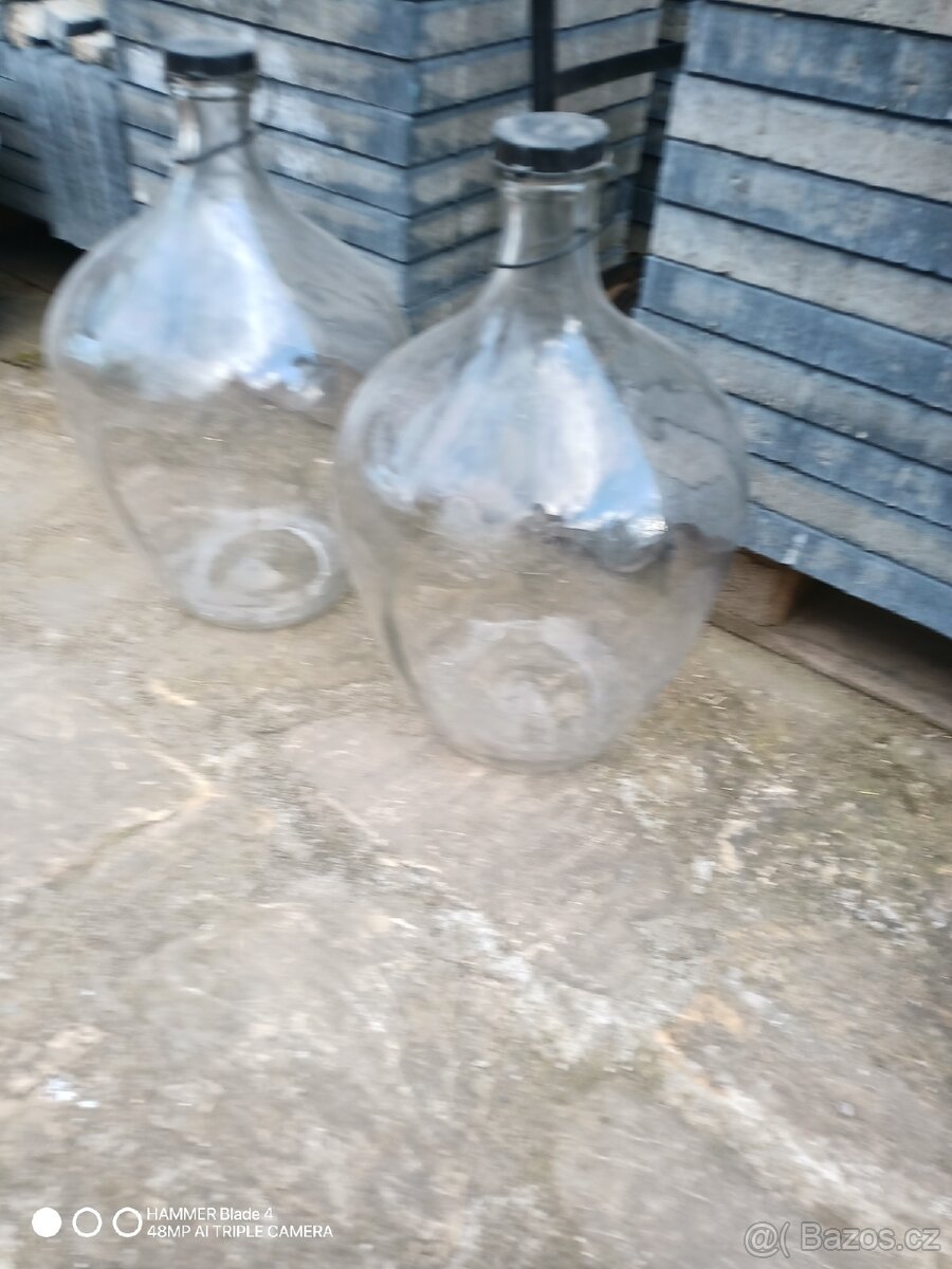 Demižony
