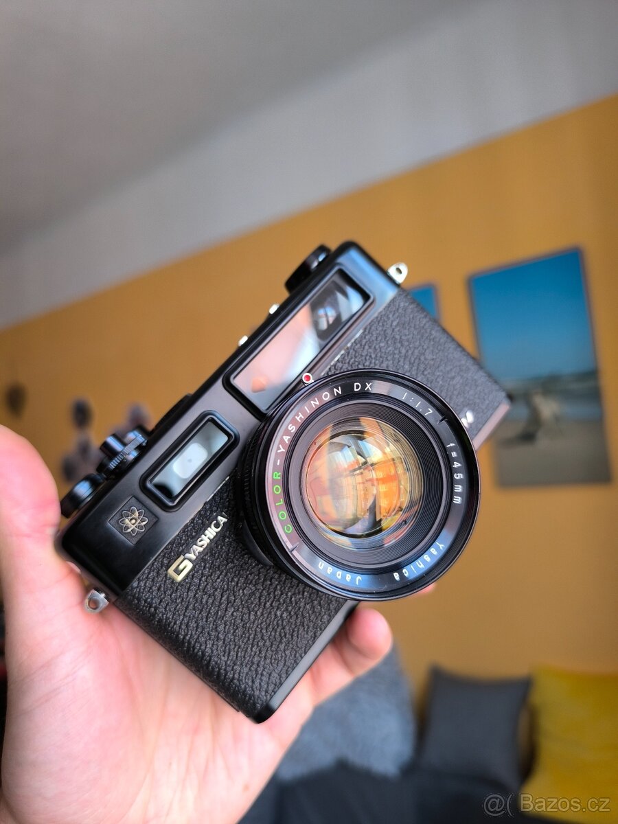 Krásný fotoaparát na film Yashica Electro 35 GTN (černá)