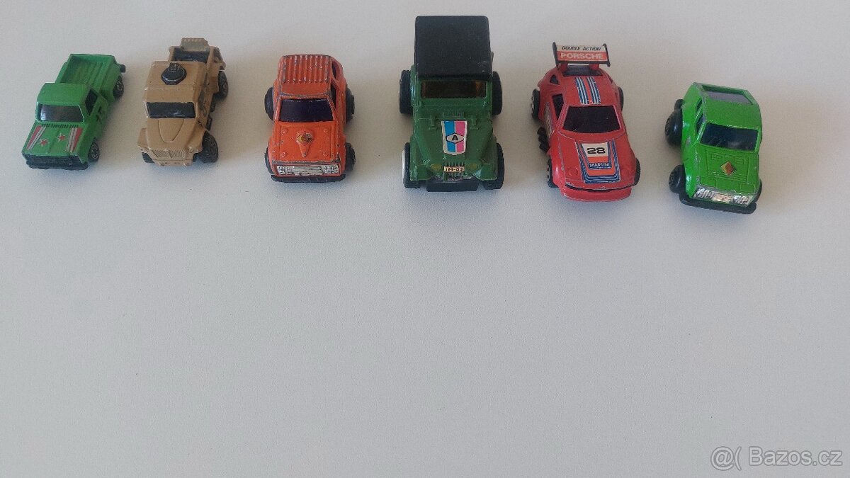 set malých retro aut