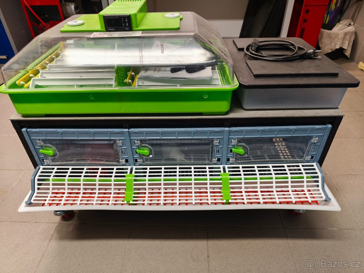 Komplet: automatická líheň na vejce  a odchovna