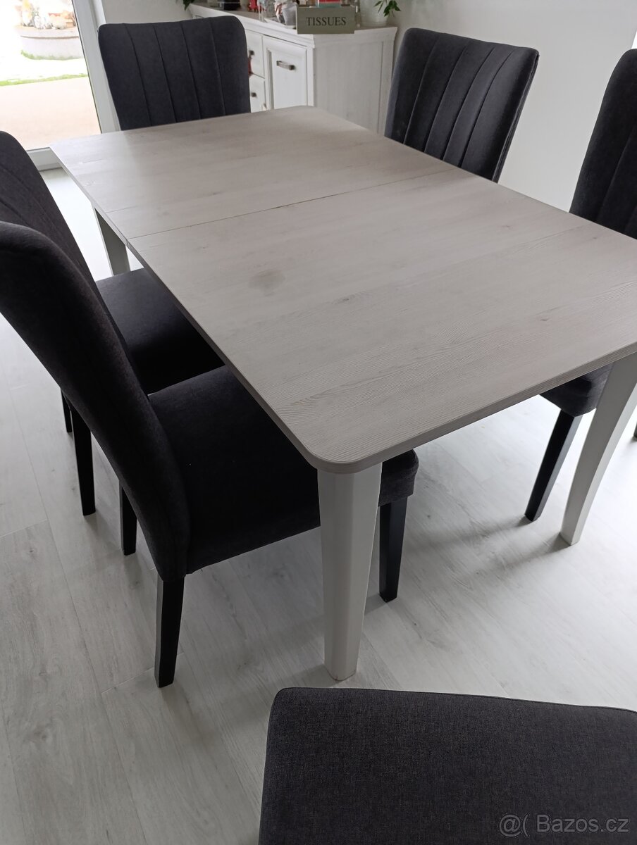 Jídelní rozkládací stůl Alexandria