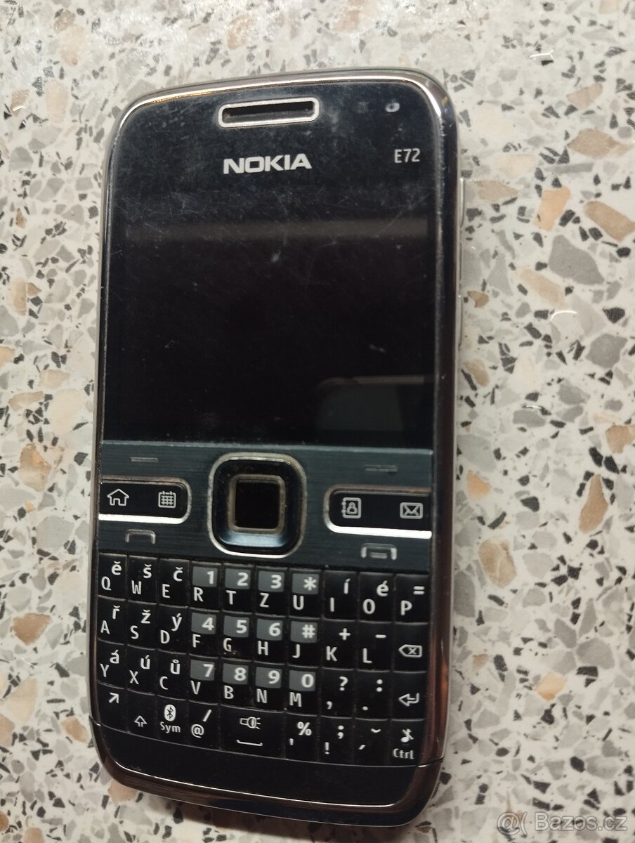 Nokia E72