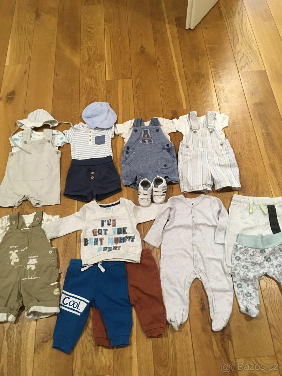 Kojenecké dětské oblečení v.62