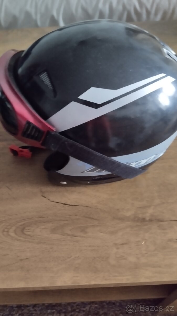 Dětská lyžařská helma