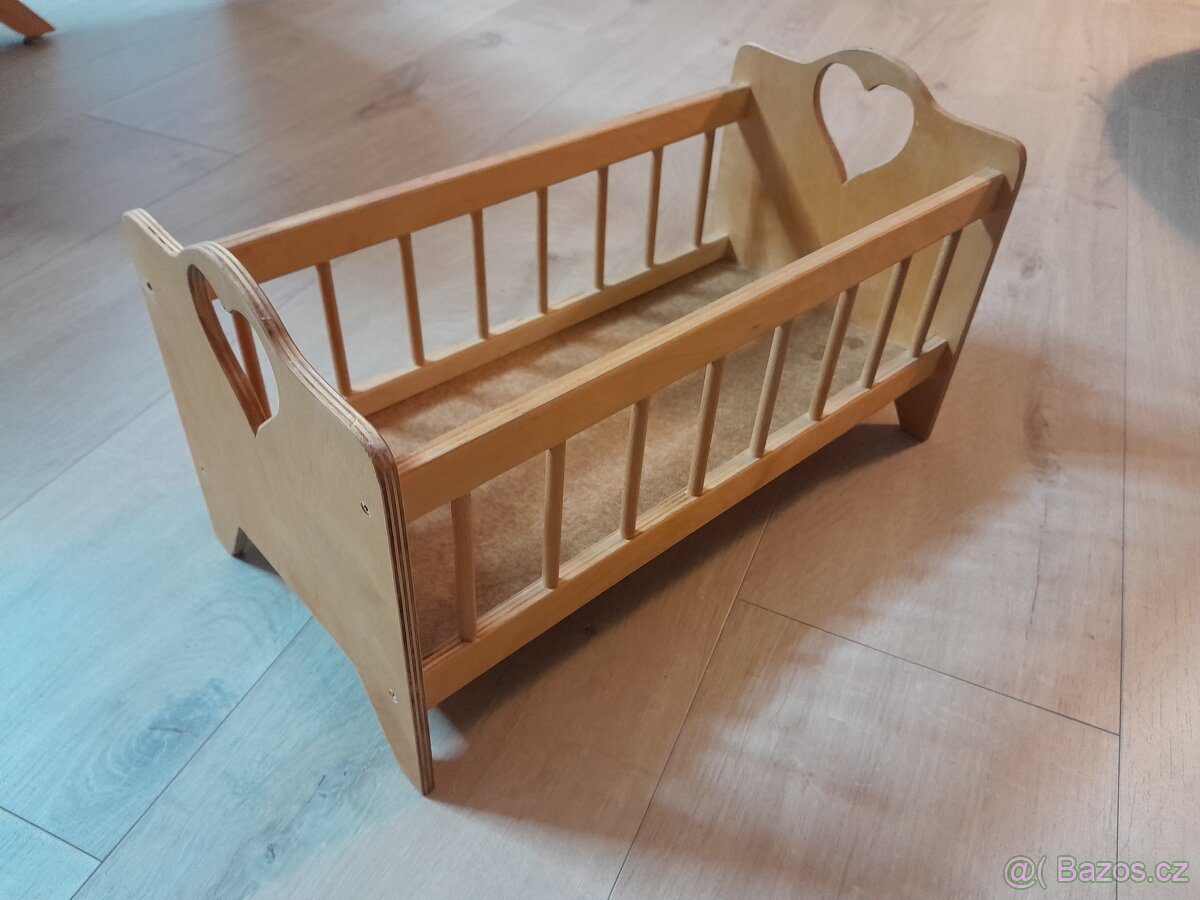 Postýlka pro panenku dřevěná