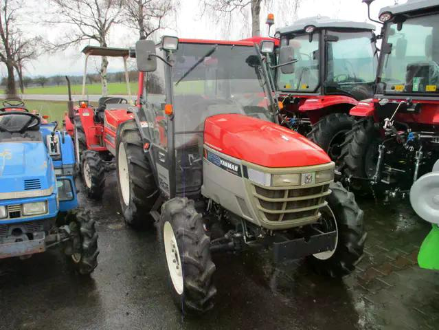 Malotraktor Yanmar AF-33 s kabinou, topení, klima