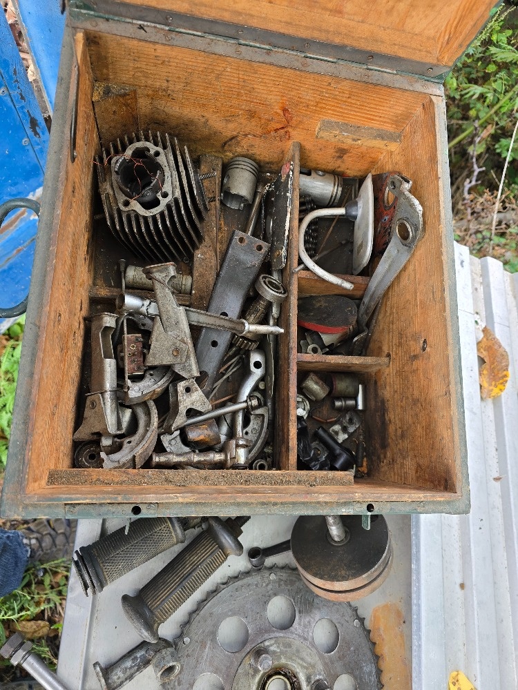 Prodám díly JaWa 50 - pionýr 550, 555 a jiné