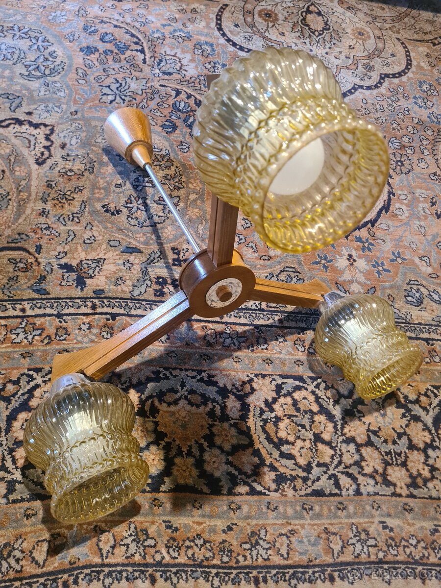 Lustr retro krásný