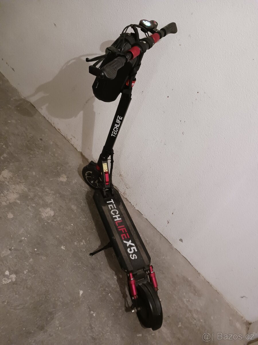 Elektrická koloběžka Techlife X5s 350W