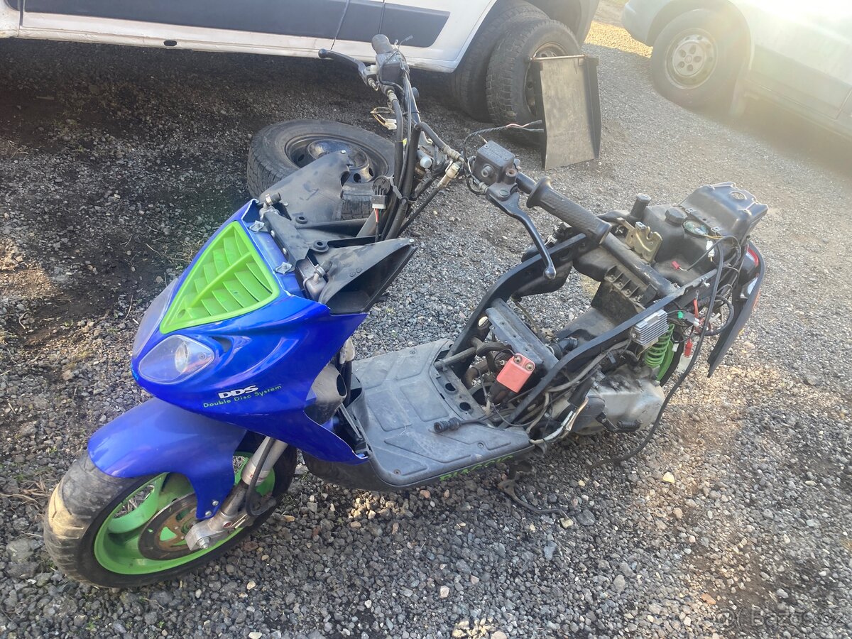 Piaggio nrg 50 vodník