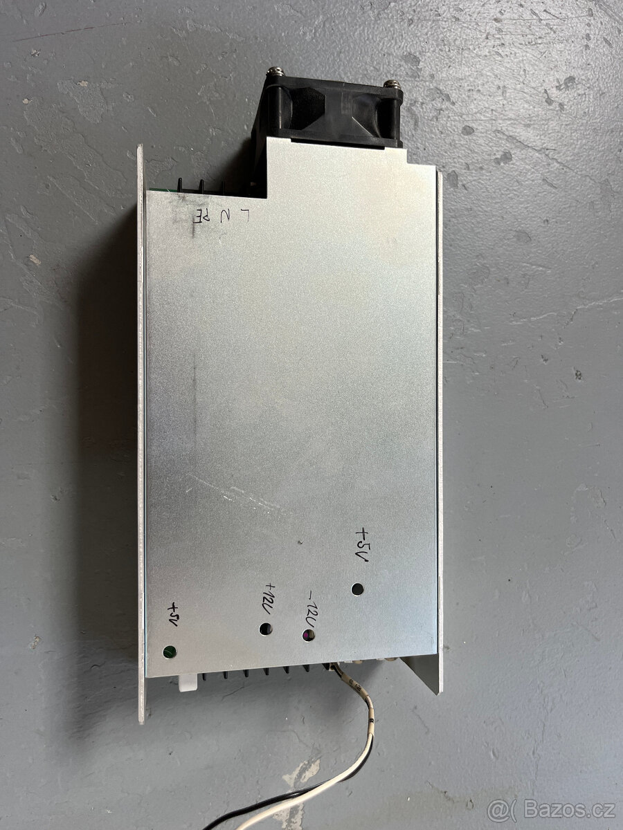 Zdroje DC 5V 50A a 12V 16A
