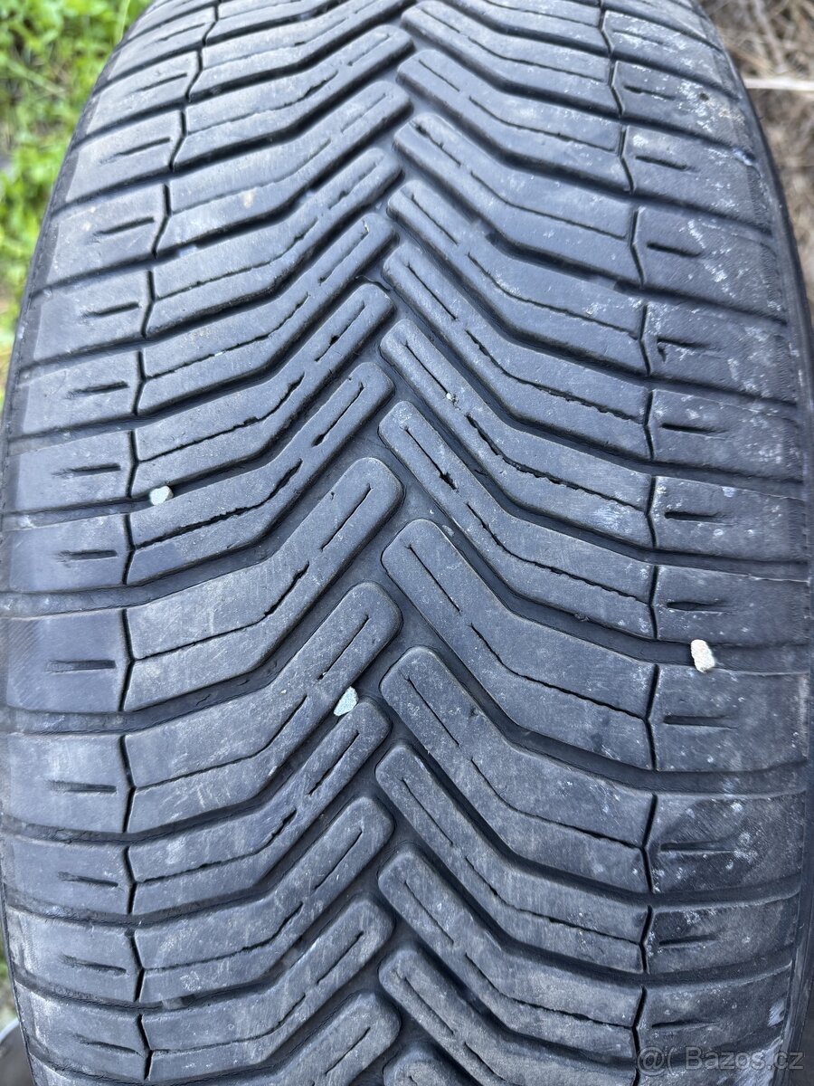 Pneu 235/60/18 107w