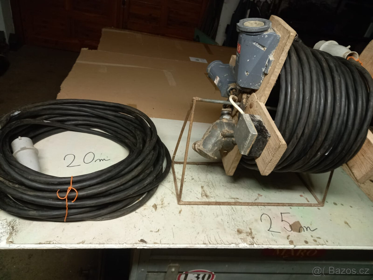 Stavební rozvaděč+20 m kabel