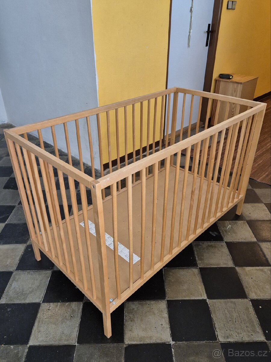 Dětská postýlka IKEA + matrace