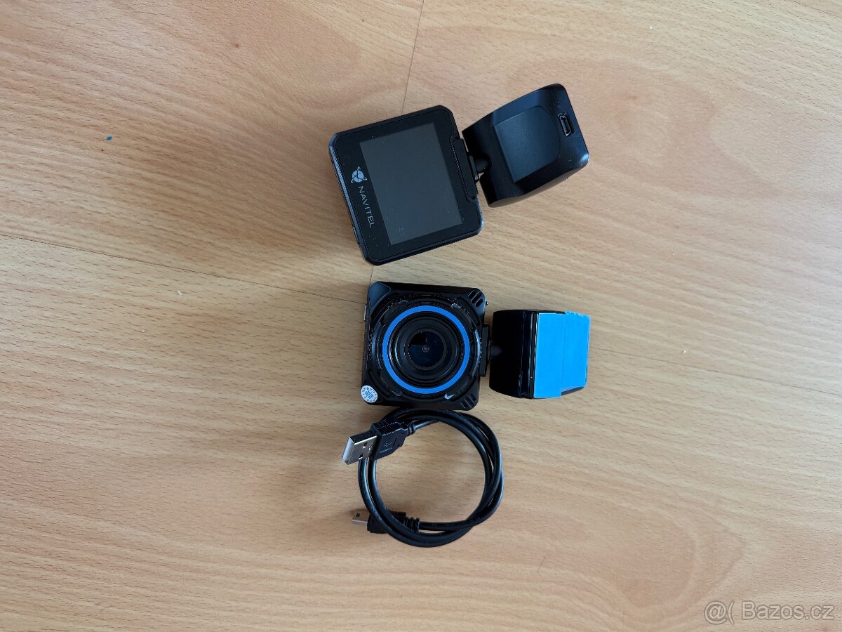 2x Autokamera NAVITEL R5 černá použité
