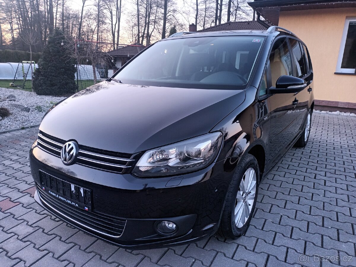 VW Touran LIFE 1.6TDi 77KW 2013 xenon tažné zařízení..