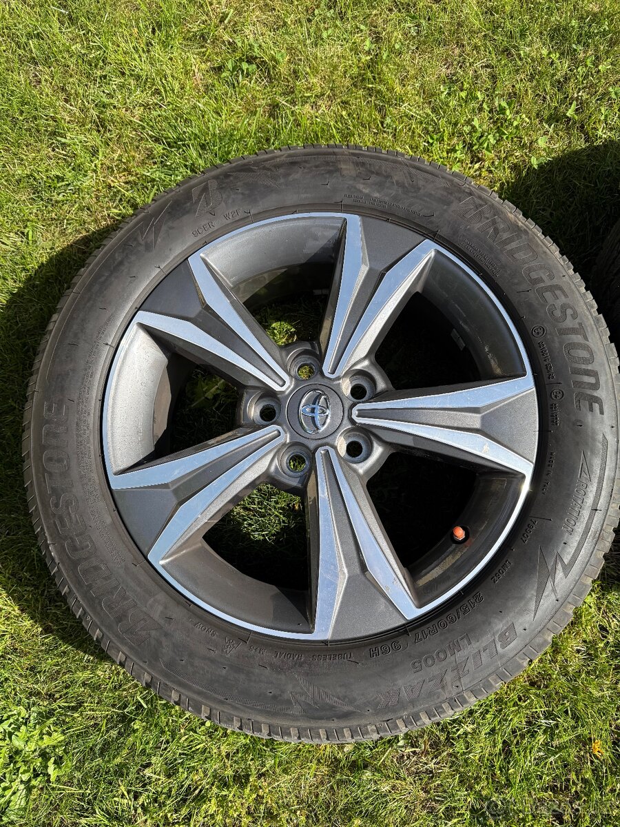 Alu TOYOTA C-HR, top stav, 215/60 R17
