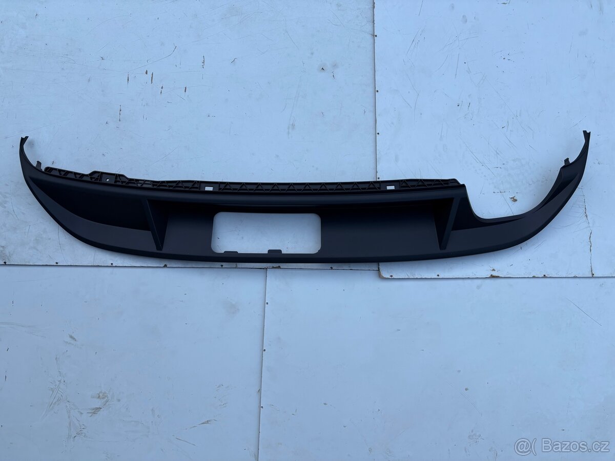 Zadní difuzor Golf VII (VAG 5G9 807 568)
