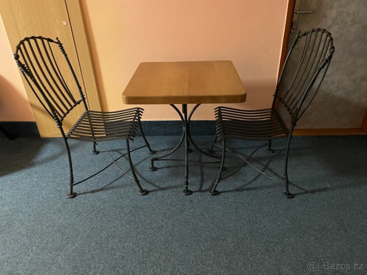 RUČNÍ UMĚLECKÁ KOVÁŘSKÁ PRÁCE STŮL + 2x ŽIDLE