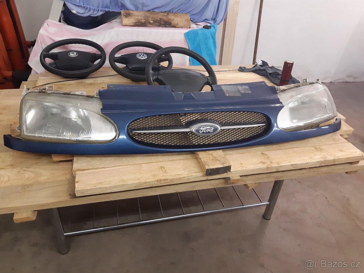 Přední světla maska a volant Ford Galaxy