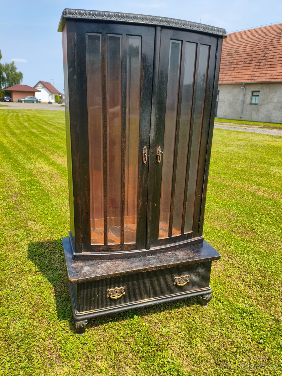 Starožitná knihovna se šuplíky