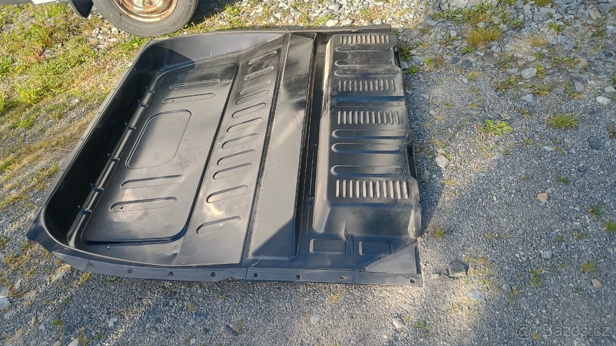 Prostorová příčka Ford Transit L1H1 rok 2011