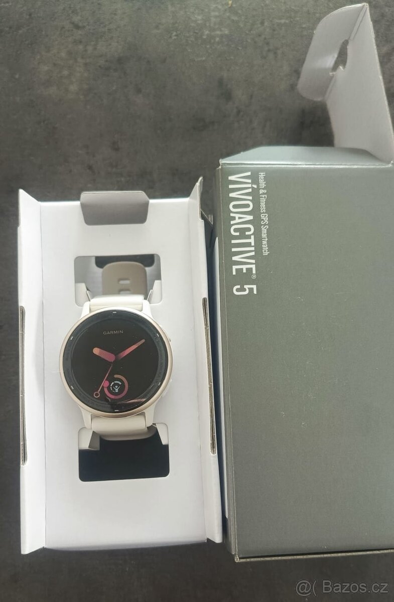 Garmin VivoActive 5, cream gold