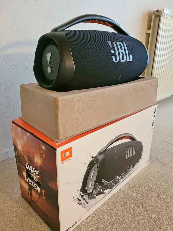 JBL BoomBox 3