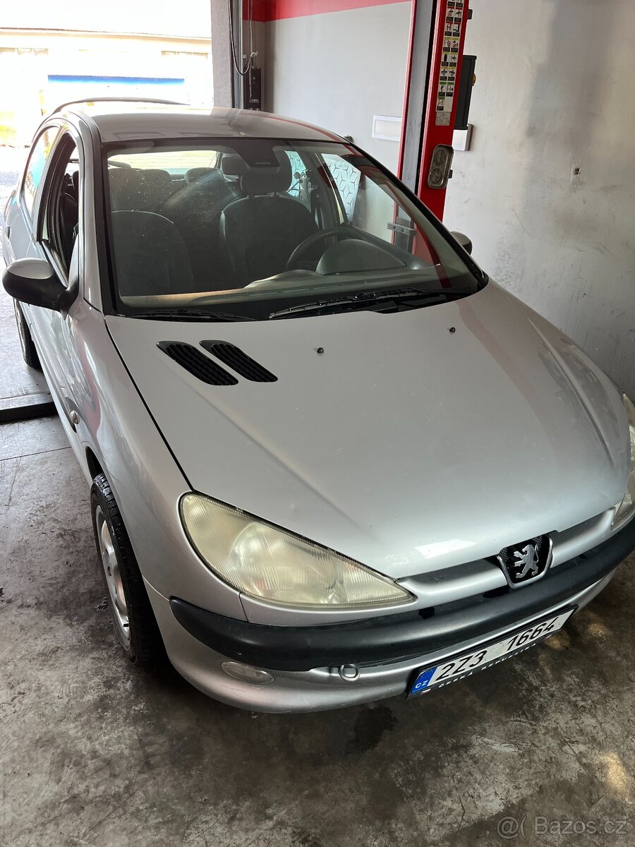 Peugeot 206 1.4i motor KFX