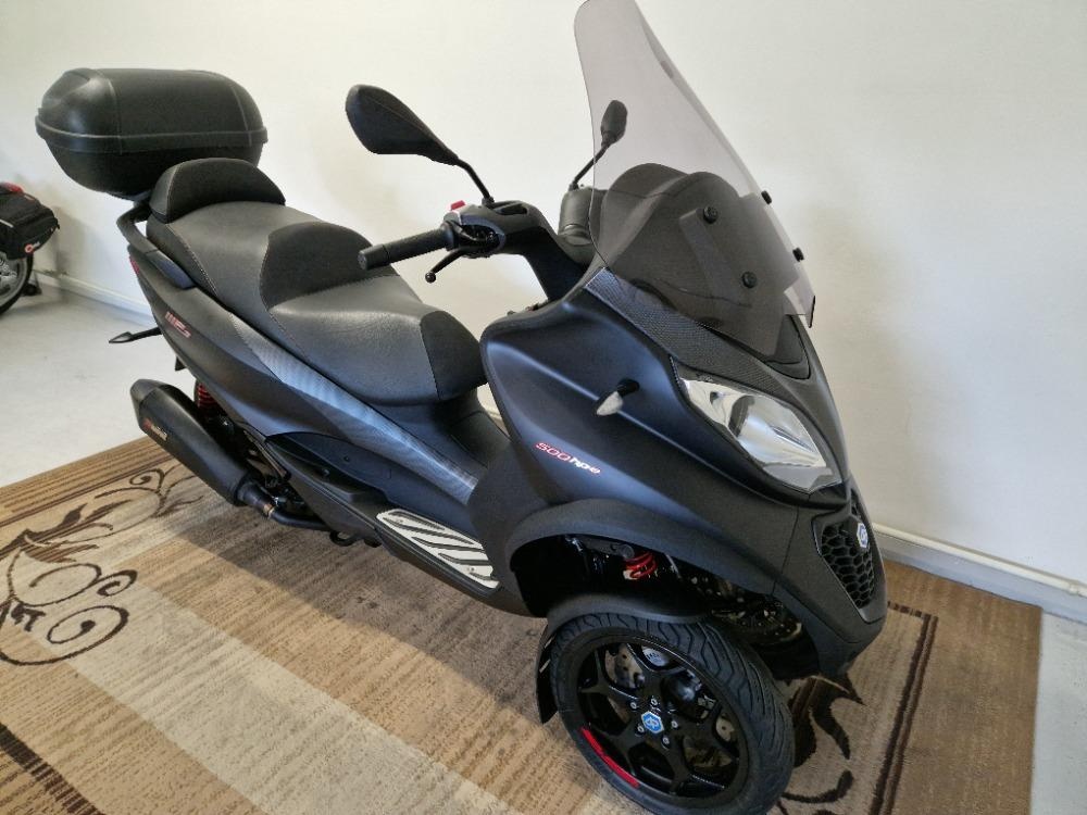 Piaggio MP3 500 hpe Zpátečka LED denní svícení AKRAPOVIČ