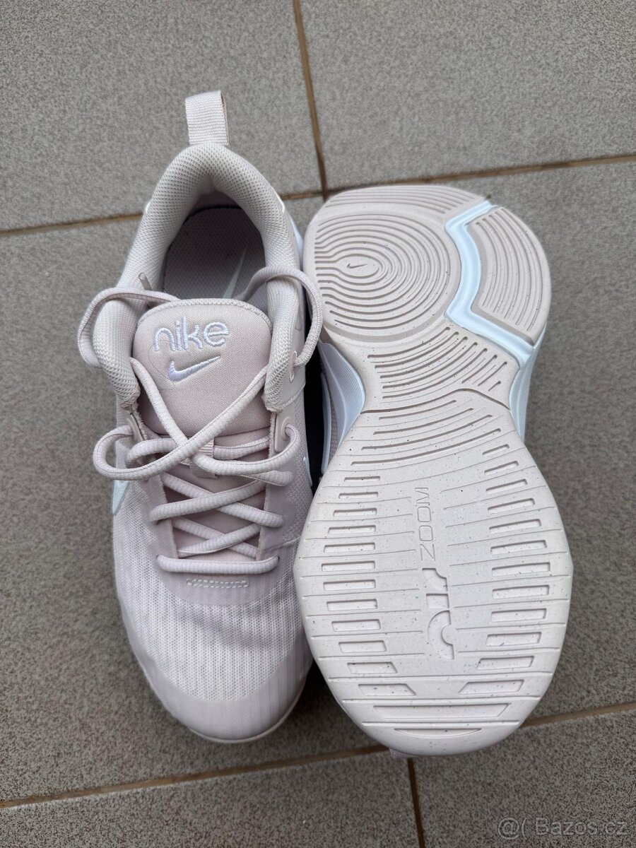 Dámské NIKE AIR Zoom Bella 6 2x nošené