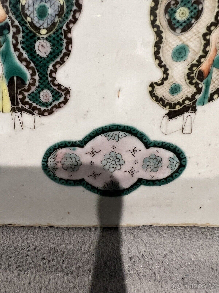 Ručně malované porcelánové talíře s čínskými rodinnými zelen