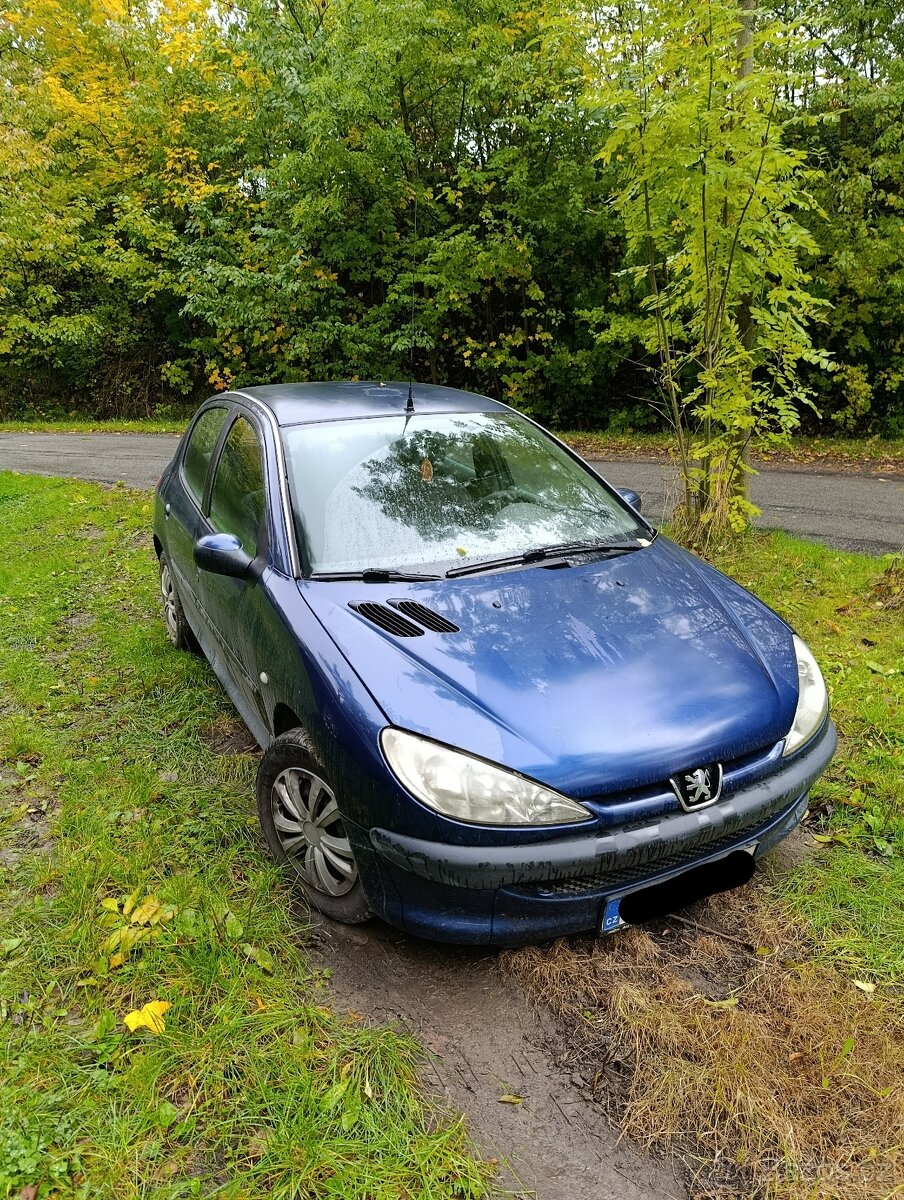 Peugeot 206 1.1 44kW rv. 2004 najeto 211 603