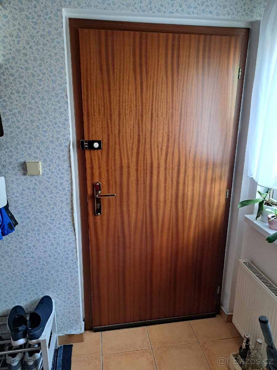 Interiérové a vchodové dveře