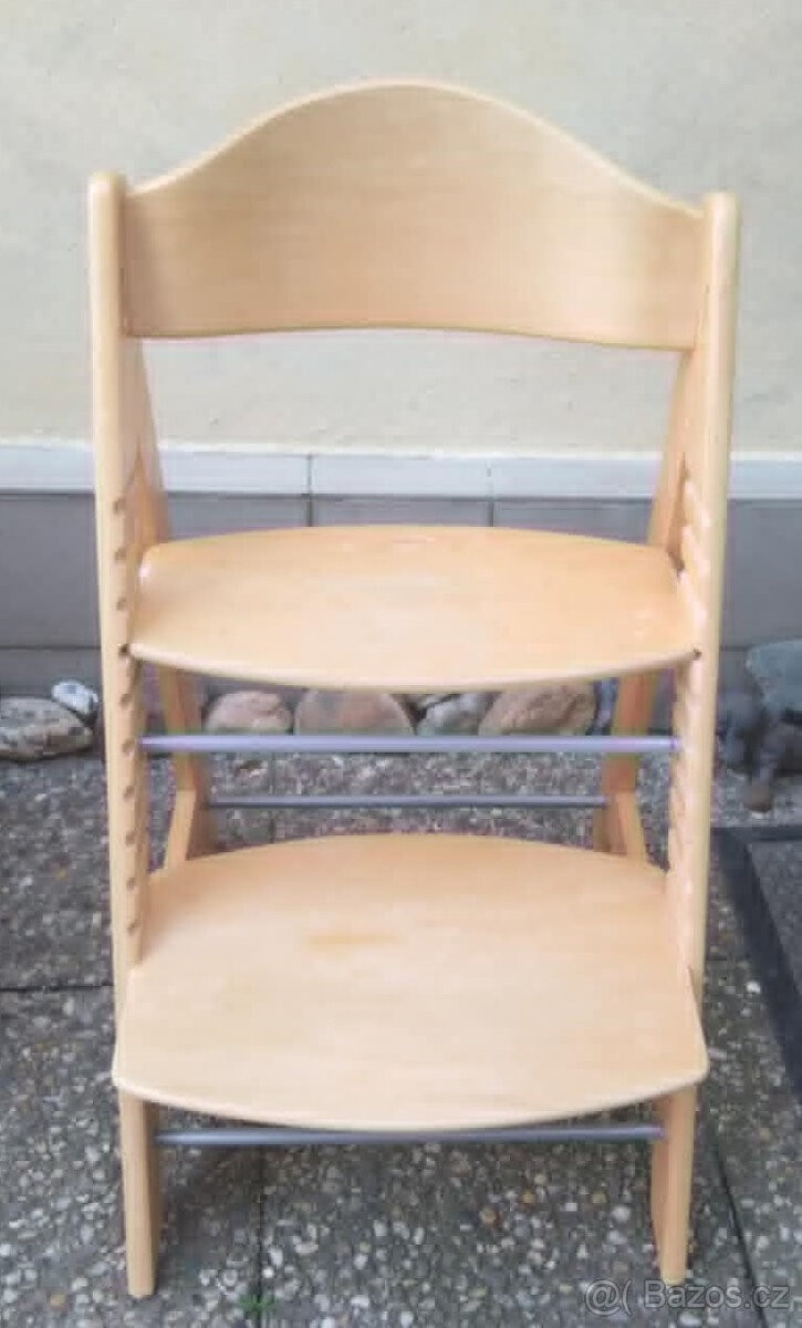Dřevěná rostoucí židle pro děti