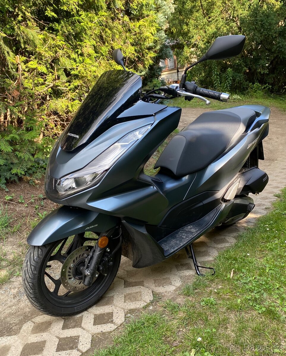 Skútr Honda PCX 125 rv. 2022