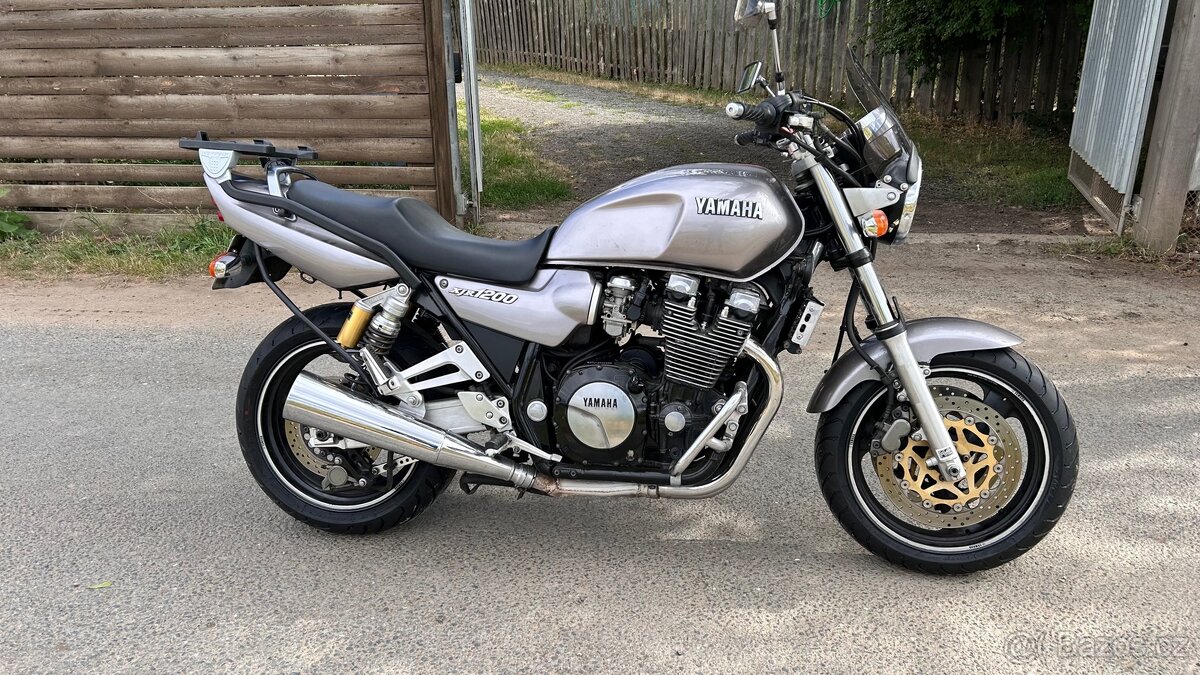 Yamaha XJR 1200