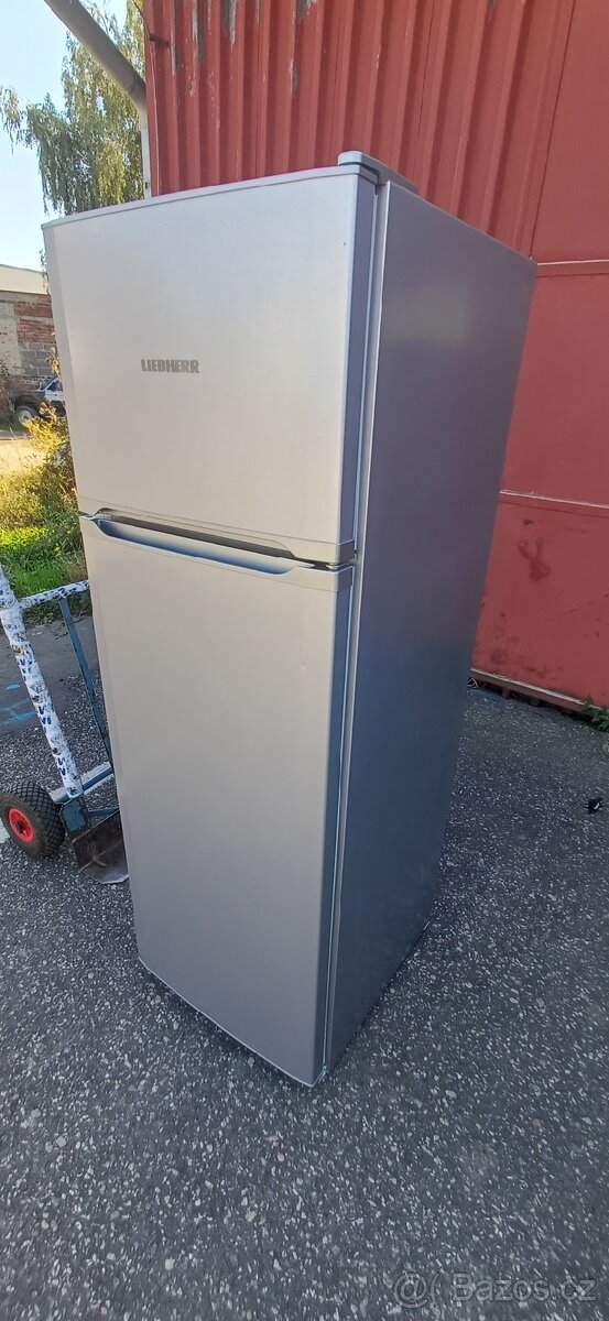 Lednice s mrazákem jako nová