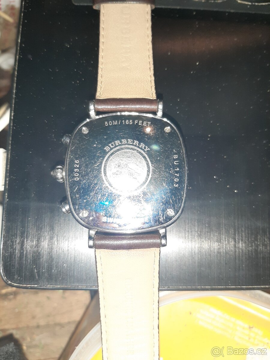 Burberry RARITNI KOUSEK je tomu 15 let co se nevyrabi