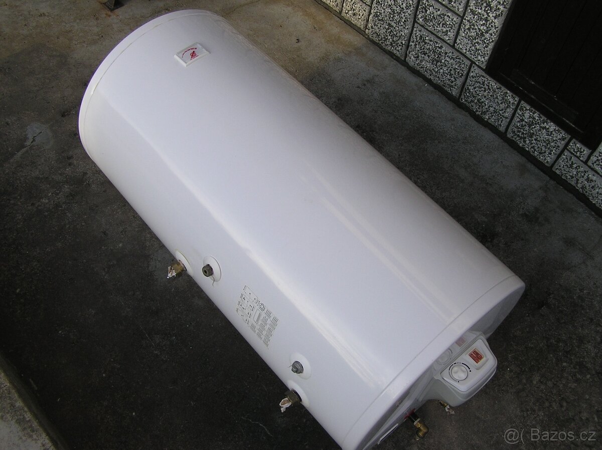 Kombinovaný bojler 200 litrů, stojatý