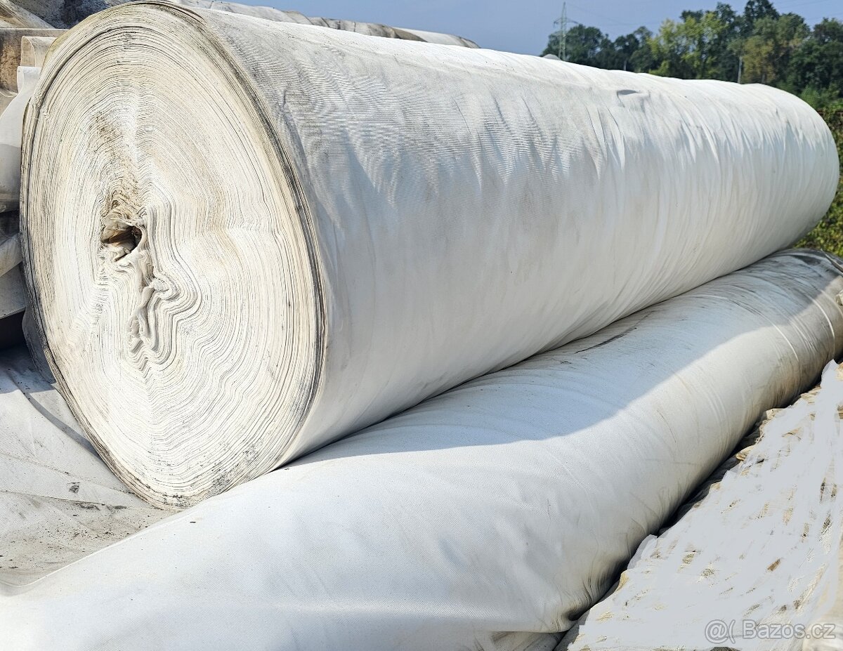 Geotextilie tkaná velmi pevná , odolná , dlouhá životnost
