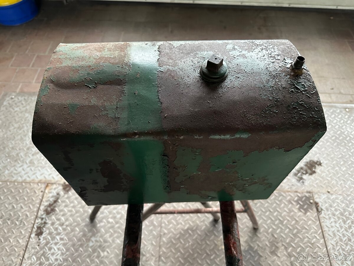 Nádrž Svoboda traktor