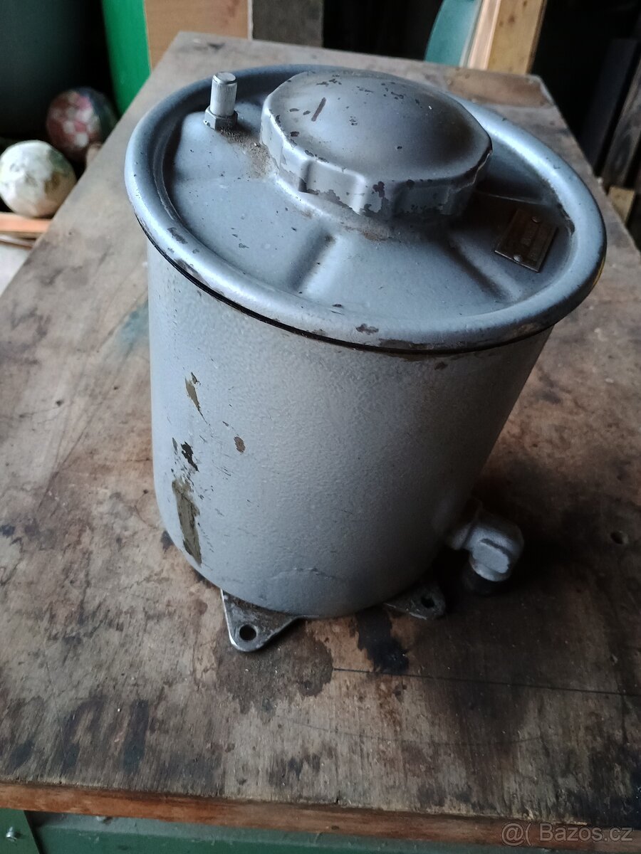 OLEJOVÁ NÁDRŽ POSILOVAČE ŘÍZENÍ ZETOR
