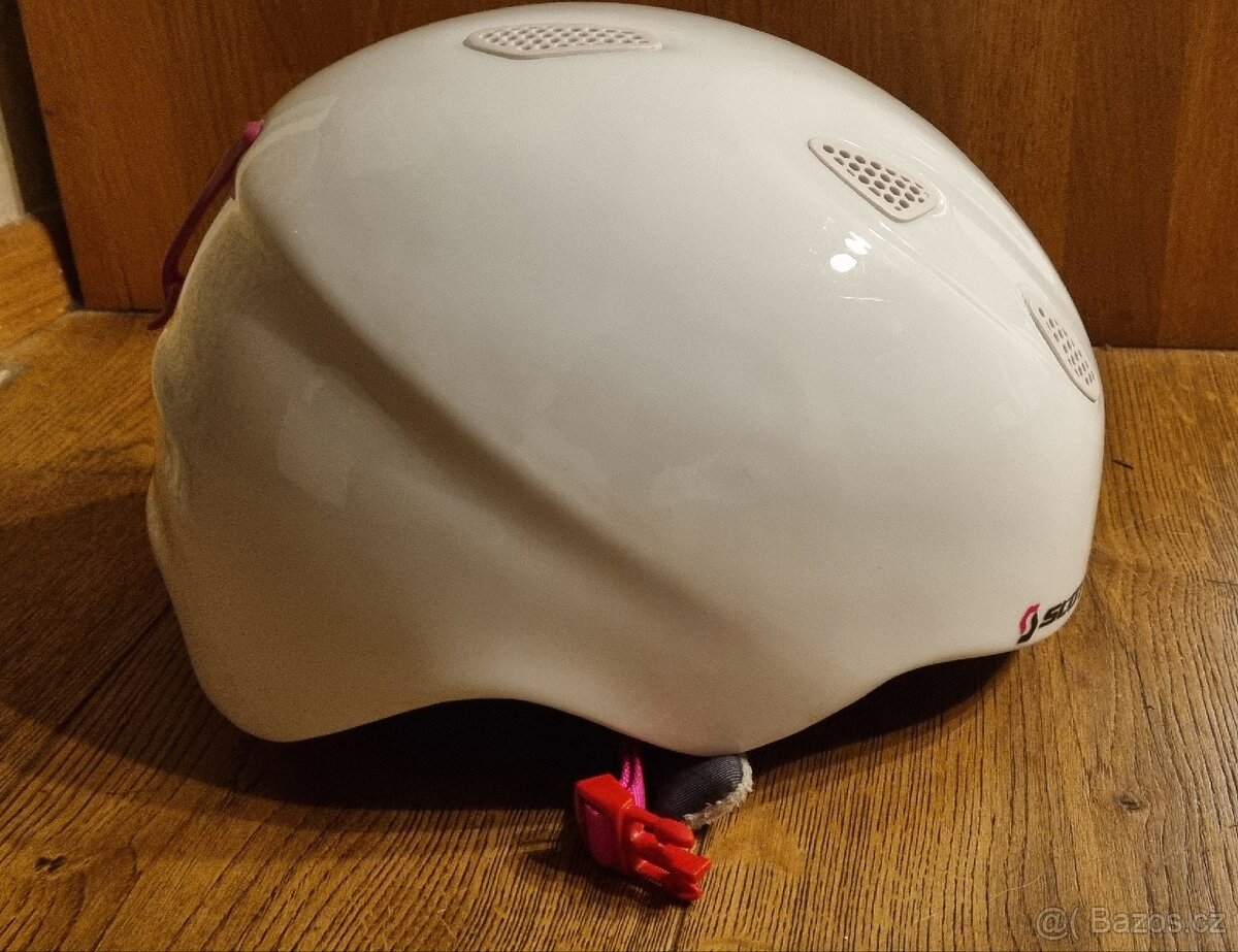 Dívčí lyžařská helma