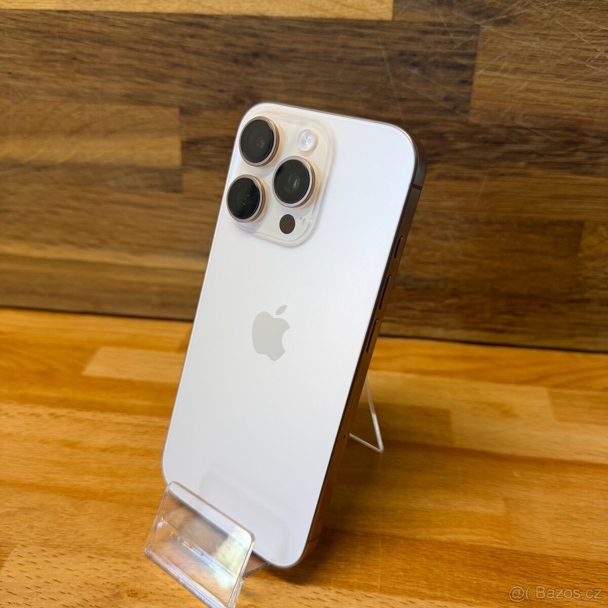 IPhone 16 Pro 128GB, pouštní Titan, 96% baterie (záruka)