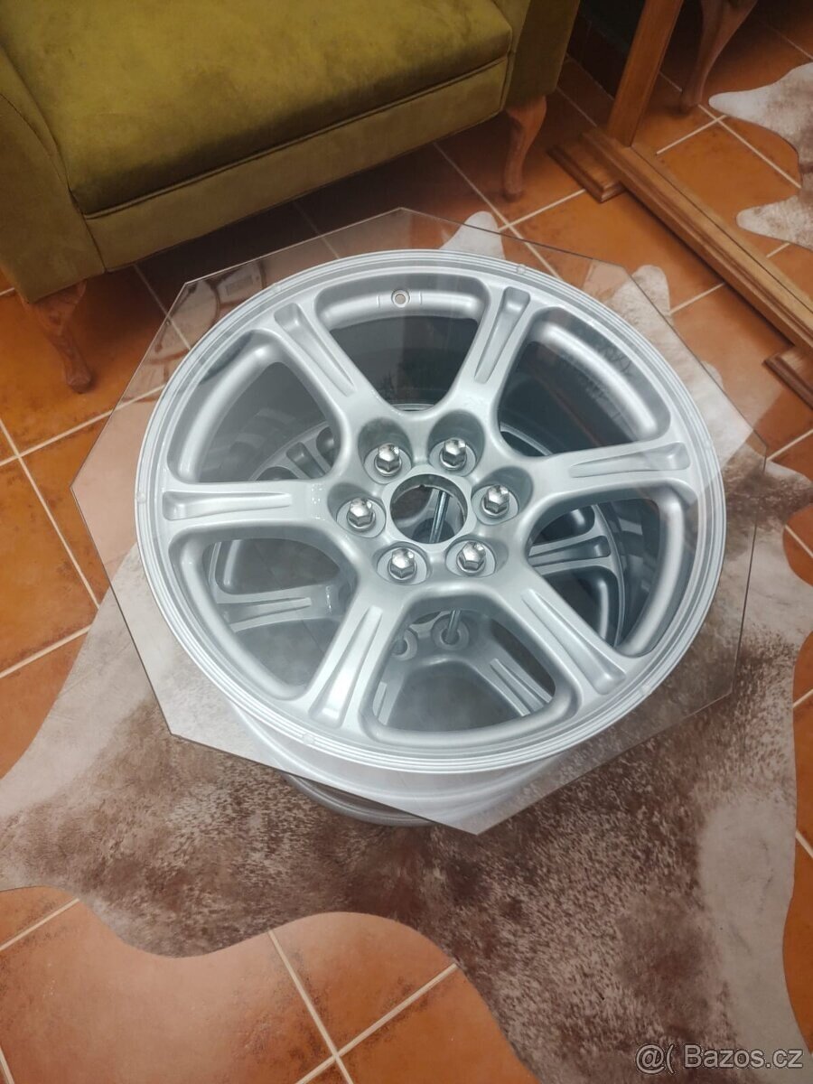 Konferenční stolek alu kolo