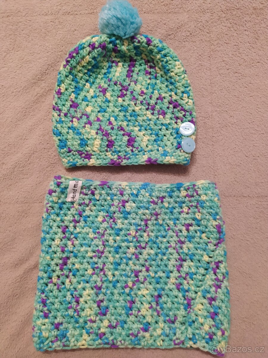 Zelená čepice s nákrčníkem