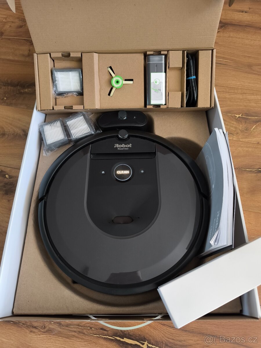 Roomba i7 robot vysavač