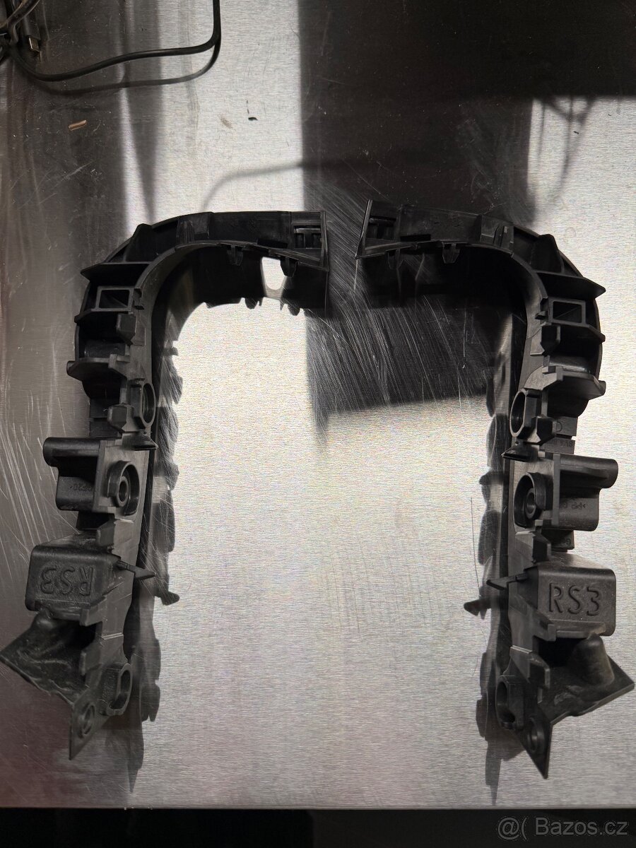 Audi RS3 8V Přední držáky nárazníku